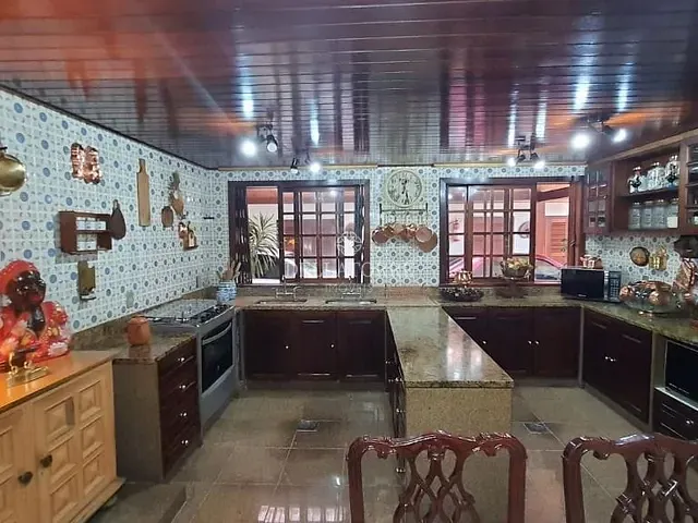 Casa com 9210m² 4 quartos e 5 banheiros, à venda, no bairro Posse em Teresópolis