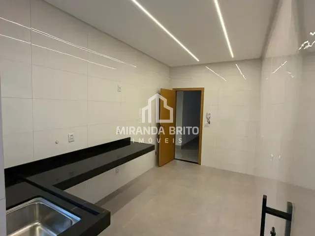 Casa 3 quartos e 2 banheiros, à venda, no bairro Vila Oliveira em Aparecida de Goiânia
