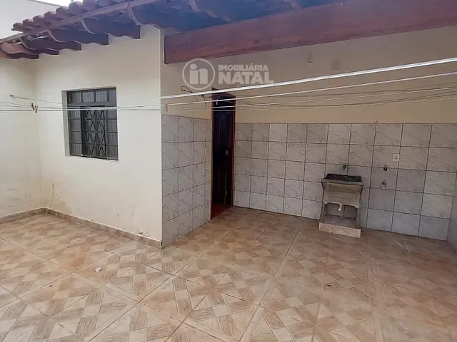 Casa com 150m² 2 quartos e 1 banheiro, à venda, no bairro Jardim Pérola em Londrina