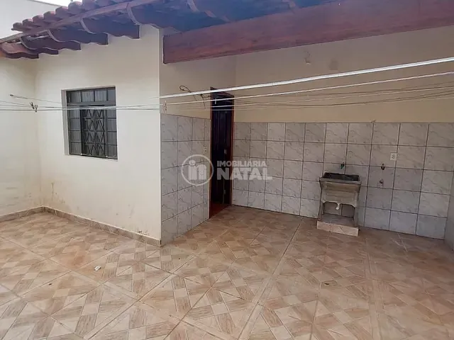 Casa com 150m² 2 quartos e 1 banheiro, à venda, no bairro Jardim Pérola em Londrina