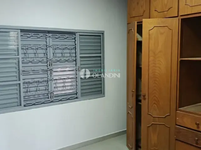 Casa com 345m² 2 quartos e 1 banheiro, para alugar, no bairro Centro em Artur Nogueira