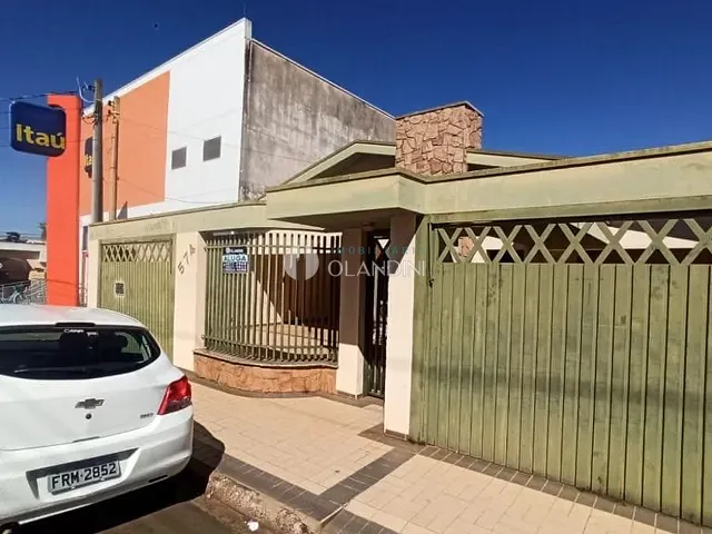 Casa com 345m² 4 quartos e 1 banheiro, para alugar, no bairro Centro em Artur Nogueira