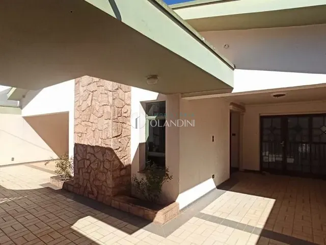 Casa com 345m² 4 quartos e 1 banheiro, para alugar, no bairro Centro em Artur Nogueira