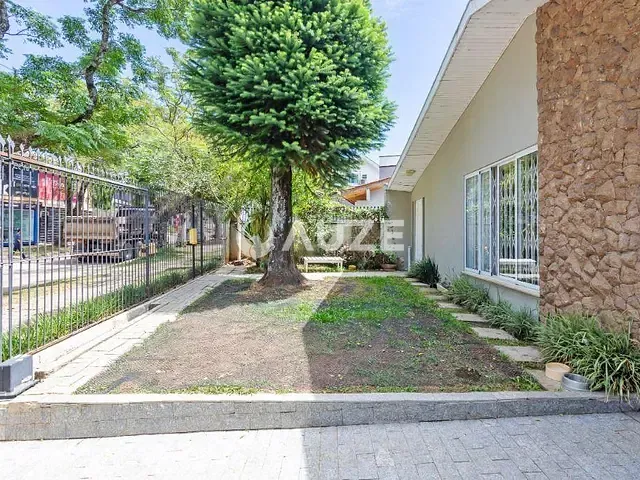 Casa com 343m² 4 quartos e 5 banheiros, à venda, no bairro Água Verde em Curitiba