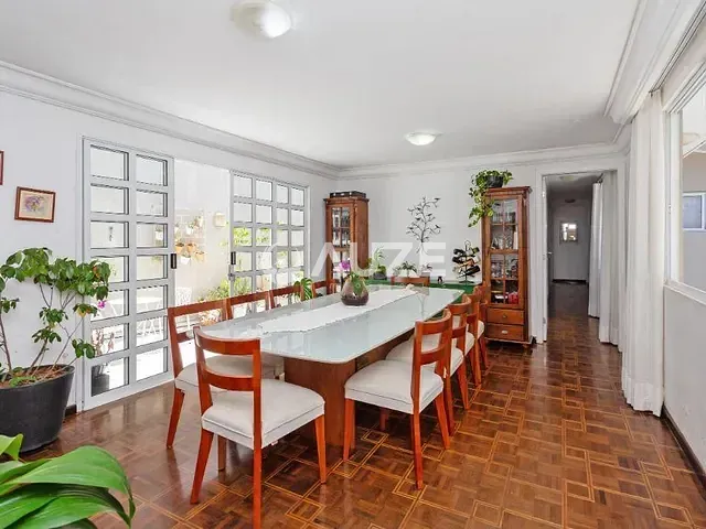 Casa com 343m² 4 quartos e 5 banheiros, à venda, no bairro Água Verde em Curitiba