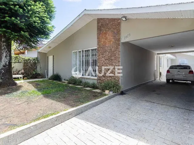Casa com 343m² 4 quartos e 5 banheiros, à venda, no bairro Água Verde em Curitiba