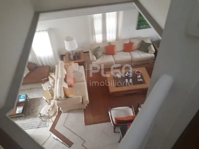 Casa com 570m² 4 quartos e 5 banheiros, à venda, no bairro Alphaville em Santana de Parnaíba