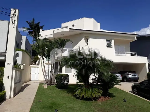 Casa com 570m² 4 quartos e 5 banheiros, à venda, no bairro Alphaville em Santana de Parnaíba