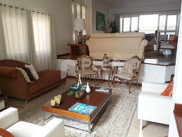 Casa com 570m² 4 quartos e 5 banheiros, à venda, no bairro Alphaville em Santana de Parnaíba