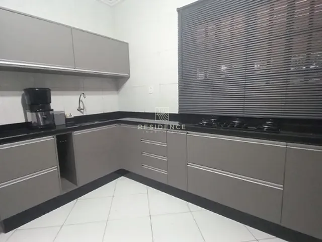 Casa 2 quartos e 2 banheiros, à venda, no bairro Paraíso em Resende
