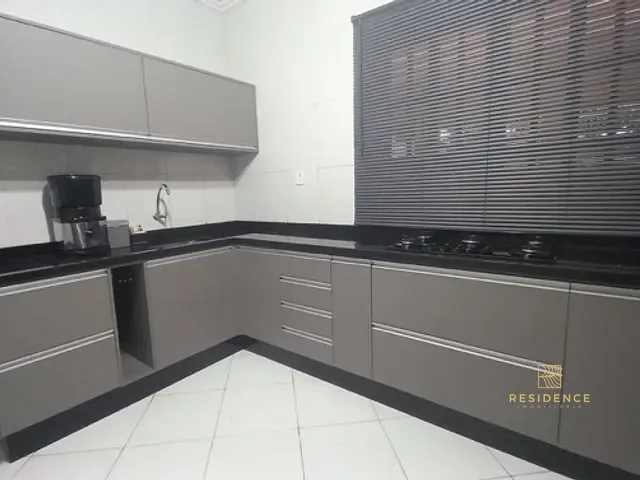 Casa 2 quartos e 2 banheiros, à venda, no bairro Paraíso em Resende