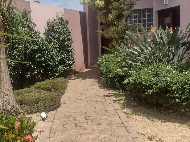 Casa com 603m², à venda, no bairro Jardim Das Rosas em Espírito Santo do Pinhal
