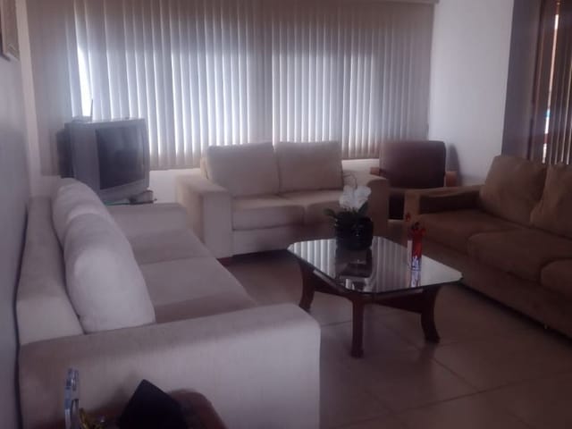 Casa com 603m², à venda, no bairro Jardim Das Rosas em Espírito Santo do Pinhal