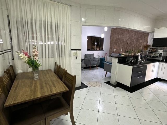 Casa com 150m² 3 quartos e 1 banheiro, à venda, no bairro Parque Nova Carioba em Americana