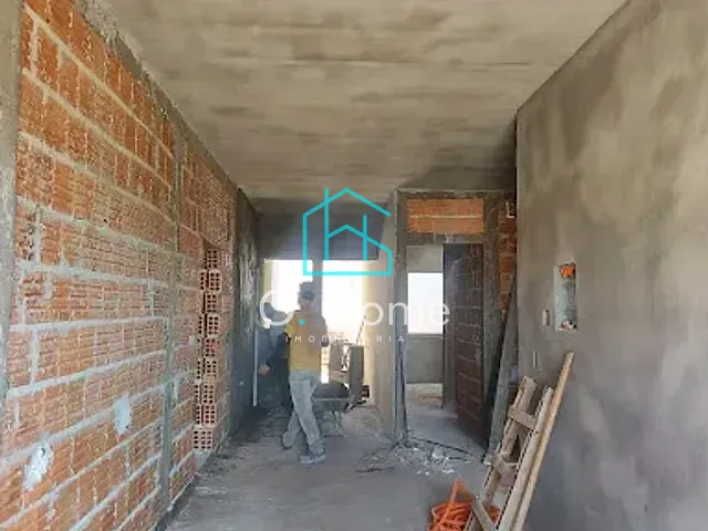 Casa com 60m² 2 quartos e 1 banheiro, à venda, no bairro Jardim Padovani em Londrina