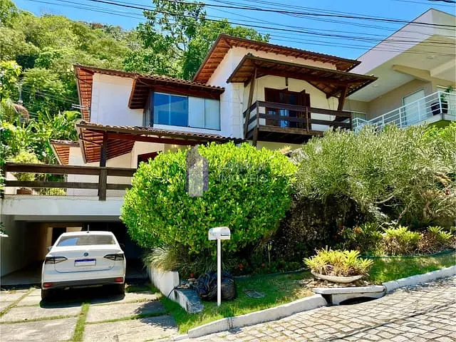 Casa com 546m² 4 quartos e 5 banheiros, à venda, no bairro Itacoatiara em Niterói
