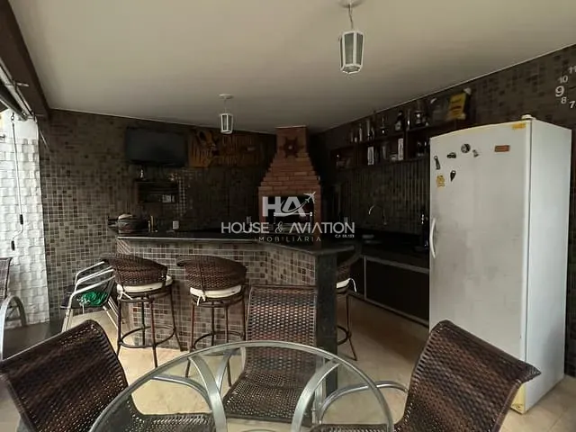 Casa com 387m² 5 quartos e 7 banheiros, à venda, no bairro Loteamento Portal do Sol II em Goiânia