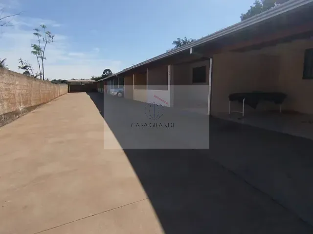 Casa 2 quartos e 1 banheiro, para alugar, no bairro Centro em Rolândia