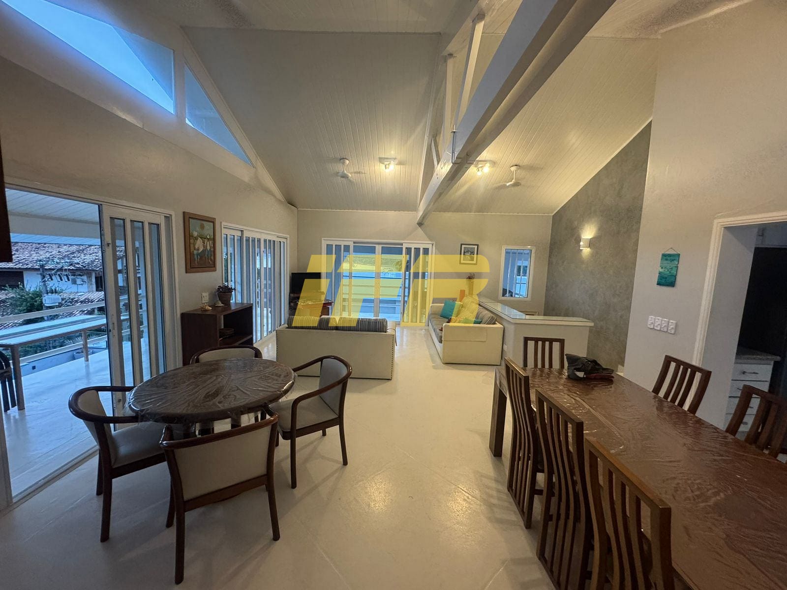 Casa, 4 quartos, 340 m² - Foto 1