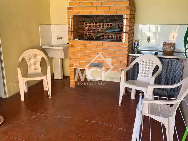 Casa 3 quartos e 2 banheiros, à venda, no bairro Centro em Pelotas