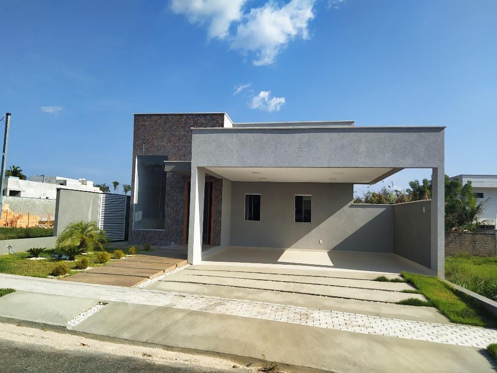 Casa à venda com 3 quartos, 213m² - Foto 1