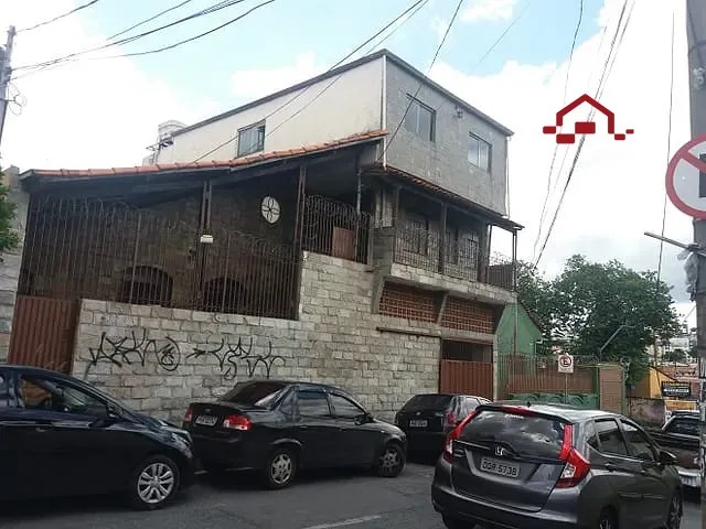 Casa 4 quartos e 4 banheiros, à venda, no bairro Carlos Prates em Belo Horizonte