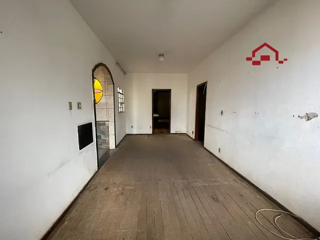 Casa 4 quartos e 4 banheiros, à venda, no bairro Carlos Prates em Belo Horizonte