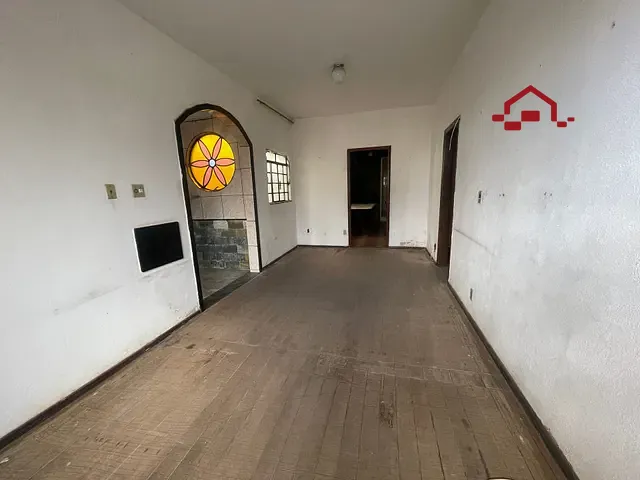 Casa 4 quartos e 4 banheiros, à venda, no bairro Carlos Prates em Belo Horizonte