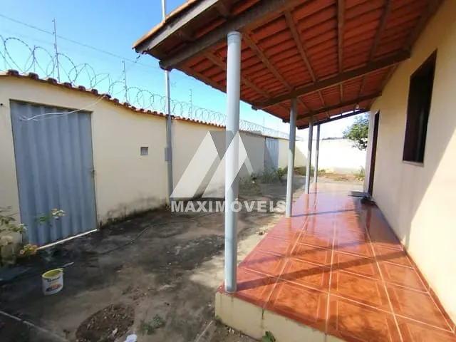 Casa com 310m² 2 quartos e 1 banheiro, à venda, no bairro Canoeiro em Araçuaí