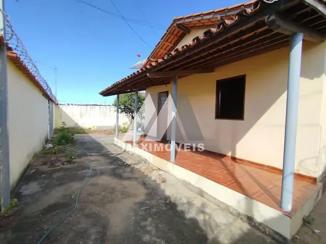Casa com 310m² 2 quartos e 1 banheiro, à venda, no bairro Canoeiro em Araçuaí