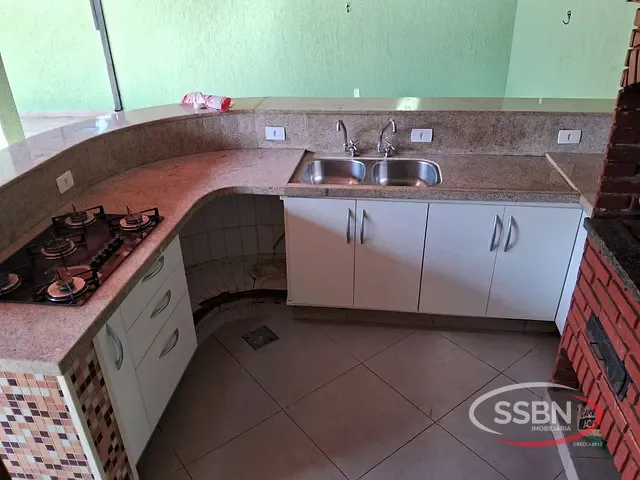 Casa 3 quartos e 1 banheiro, à venda ou para alugar, no bairro Centro em Nova Odessa