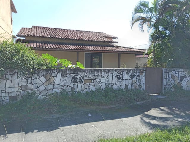Casa à venda ou para alugar, no bairro Balneário Remanso em Rio das Ostras