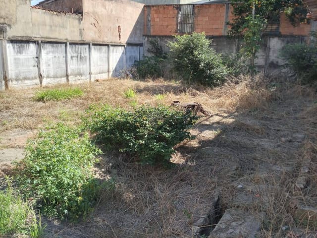 Casa à venda ou para alugar, no bairro Balneário Remanso em Rio das Ostras