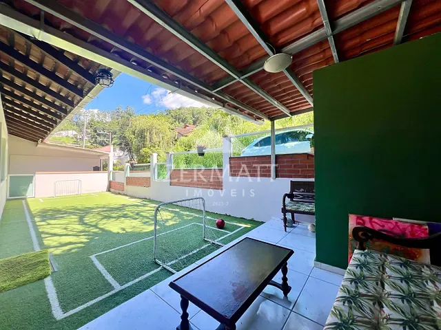 Casa com 500m² 5 quartos e 4 banheiros, à venda, no bairro Velha em Blumenau