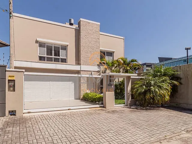 Casa com 267m² 4 quartos e 3 banheiros, à venda, no bairro Três Vendas em Pelotas
