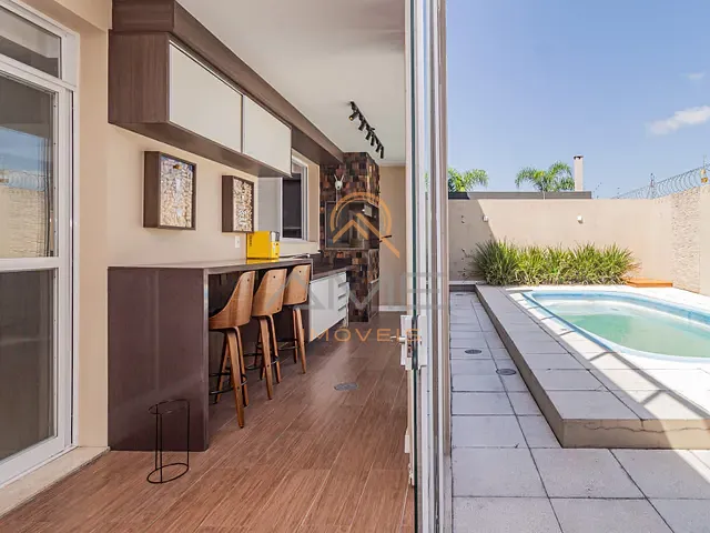 Casa com 267m² 4 quartos e 3 banheiros, à venda, no bairro Três Vendas em Pelotas