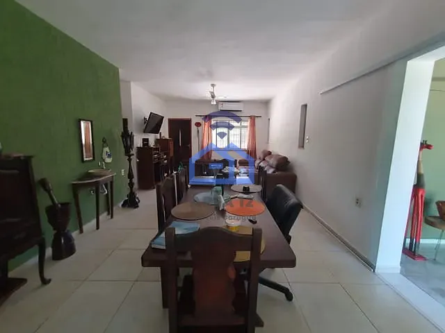 Casa com 360m² 4 quartos e 4 banheiros, à venda, no bairro Martim de Sá em Caraguatatuba