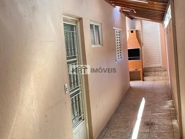 Casa 3 quartos e 2 banheiros, à venda, no bairro Parque Residencial Castelo em Bauru