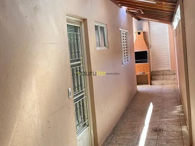 Casa 3 quartos e 2 banheiros, à venda, no bairro Parque Residencial Castelo em Bauru