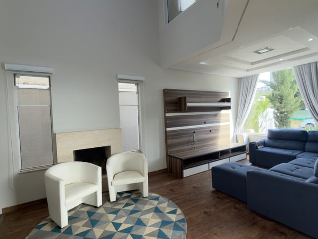 Casa 4 quartos e 4 banheiros, para alugar, no bairro Cidade Parquelandia em Mogi das Cruzes