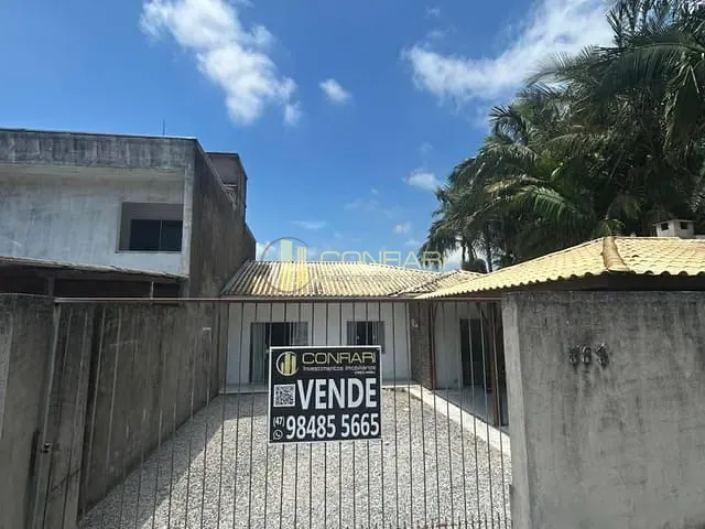Casa 3 quartos e 2 banheiros, à venda, no bairro Alto São Bento em Itapema