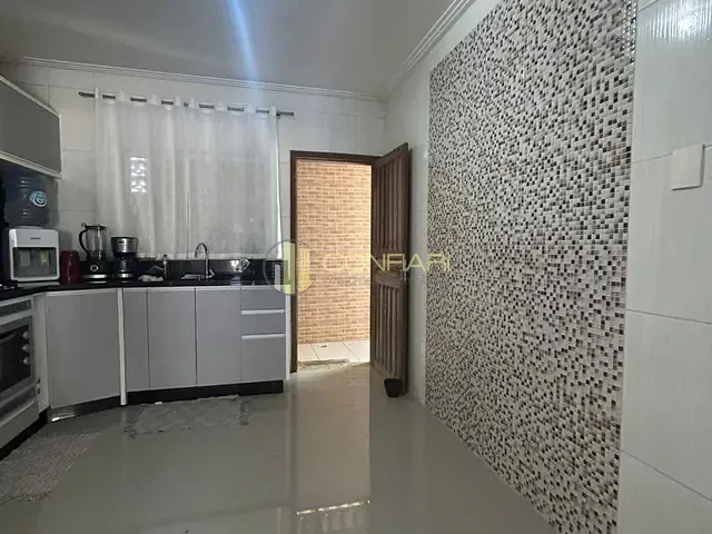 Casa 3 quartos e 2 banheiros, à venda, no bairro Alto São Bento em Itapema