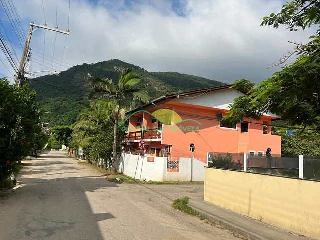 Casa 11 quartos e 4 banheiros, à venda, no bairro Pântano do Sul em Florianópolis