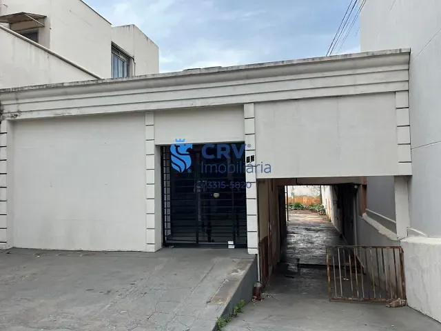 Casa com 378m² 3 quartos e 1 banheiro, à venda, no bairro Centro em Londrina