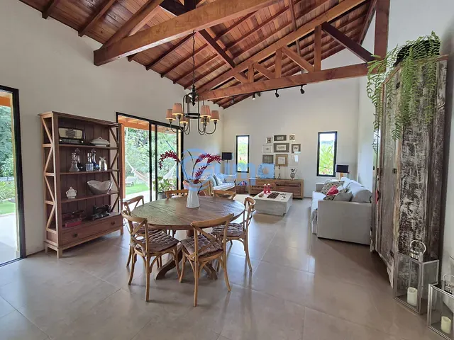 Casa com 625m² 3 quartos e 5 banheiros, à venda, no bairro Condomínio Residencial e Comercial Fazenda Santa Petronilla em Bragança Paulista