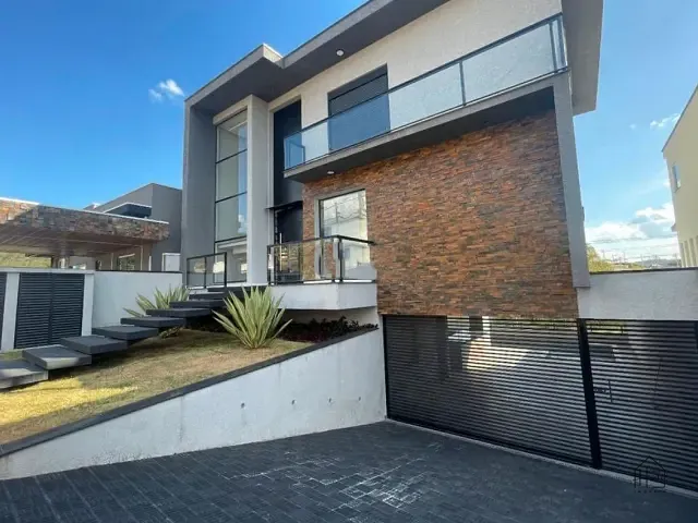 Casa com 300m² 4 quartos e 6 banheiros, à venda, no bairro Residencial Parque das Rosas em Cotia