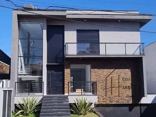 Casa com 300m² 4 quartos e 6 banheiros, à venda, no bairro Residencial Parque das Rosas em Cotia