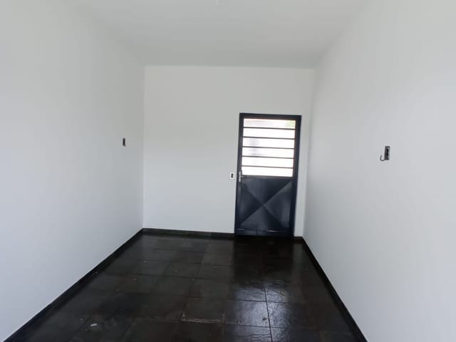 Foto do Casa - Linda casa disponível para locação, com repartições amplas e edícula no fundo, localizada no Manoel Muller. | Imobiliária Casa Grande - Rolândia