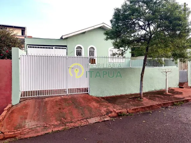 Casa com 250m² 3 quartos e 2 banheiros, à venda, no bairro Paraíso em Londrina