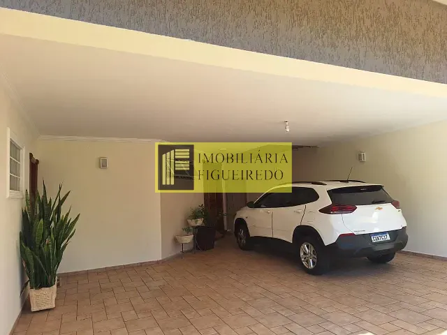 Casa com 650m² 4 quartos e 2 banheiros, à venda, no bairro Vila Maria em São José do Rio Preto